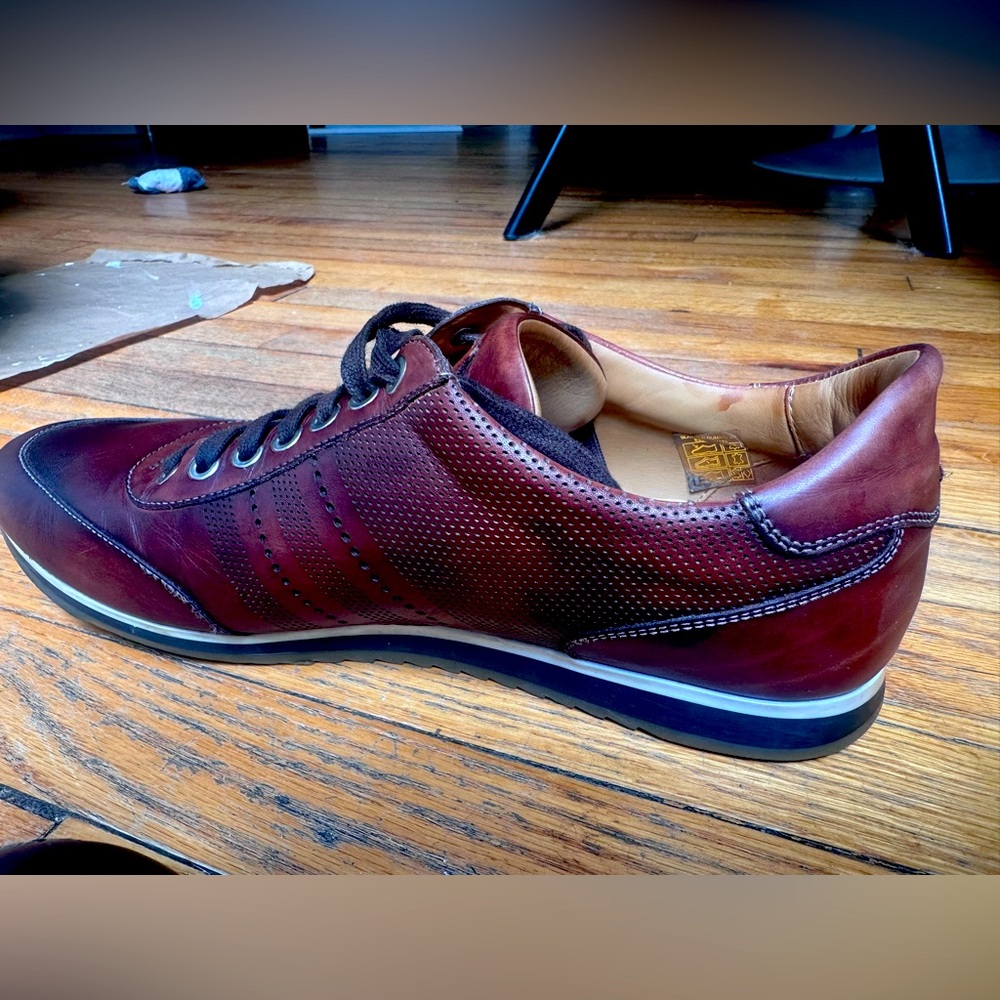Phenomenal casual sneakers